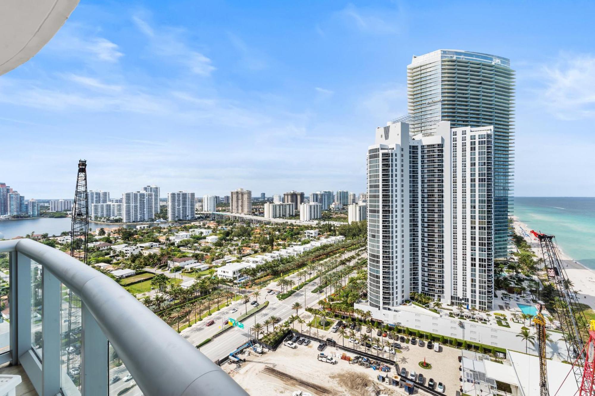 Above It All - A Luxurious Penthouse With High Ceilings Sunny Isles Beach Exteriér fotografie